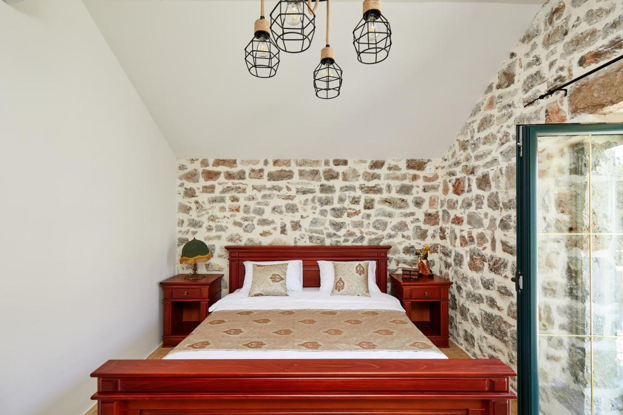 Chateau Du Soleil Villas Tivat Eksteriør bilde