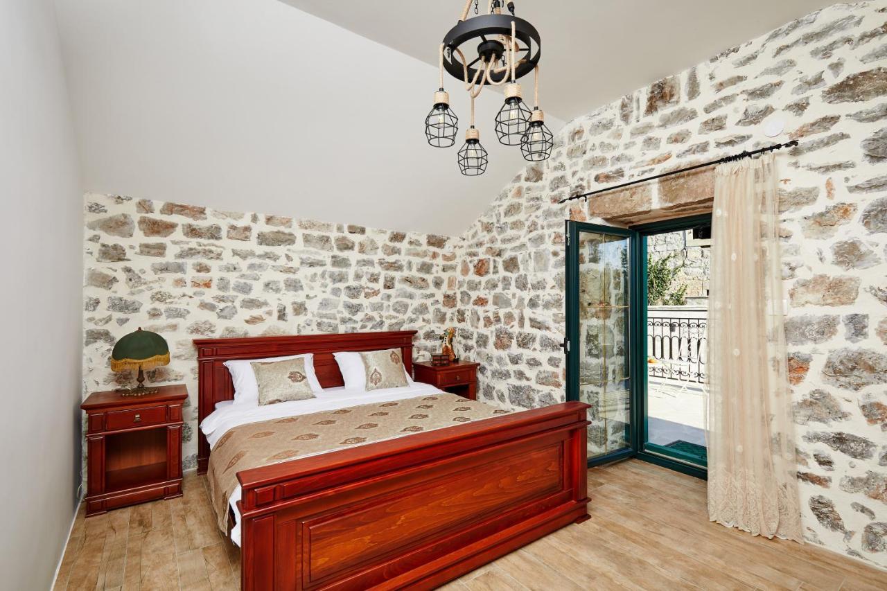 Chateau Du Soleil Villas Tivat Eksteriør bilde