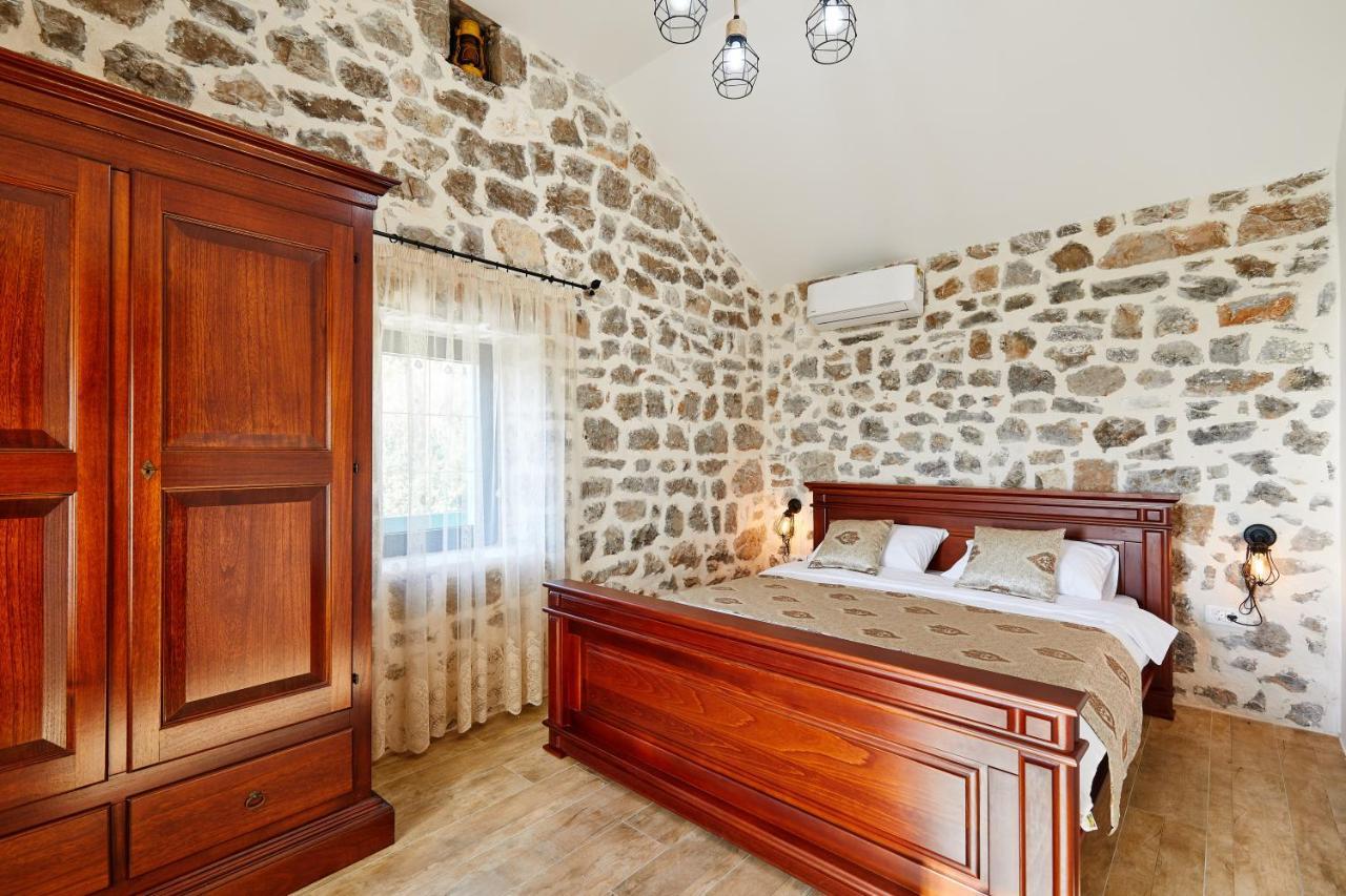 Chateau Du Soleil Villas Tivat Eksteriør bilde